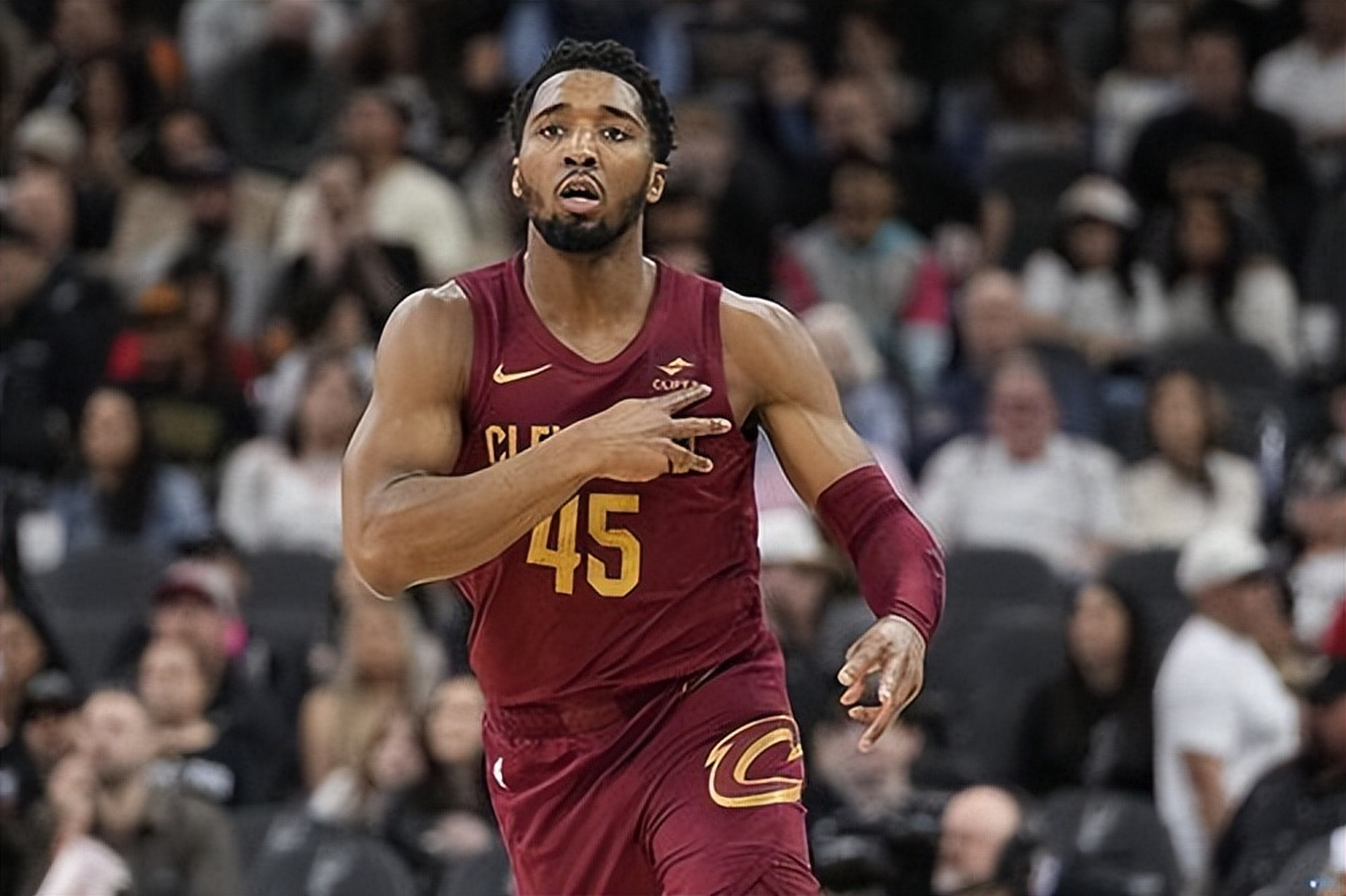 巴萨逆转取胜却迎来重磅伤情 全场最佳奥尔莫肩膀脱臼恐赛季报销（巴萨逆转告捷却遭重创：MVP奥尔莫肩部脱臼，恐赛季提前报销）