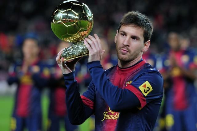 人盯人战术，一段萨利巴紧逼凯恩的短视频走红网络（萨利巴紧追凯恩的短视频爆红全网：人盯人战术示范）