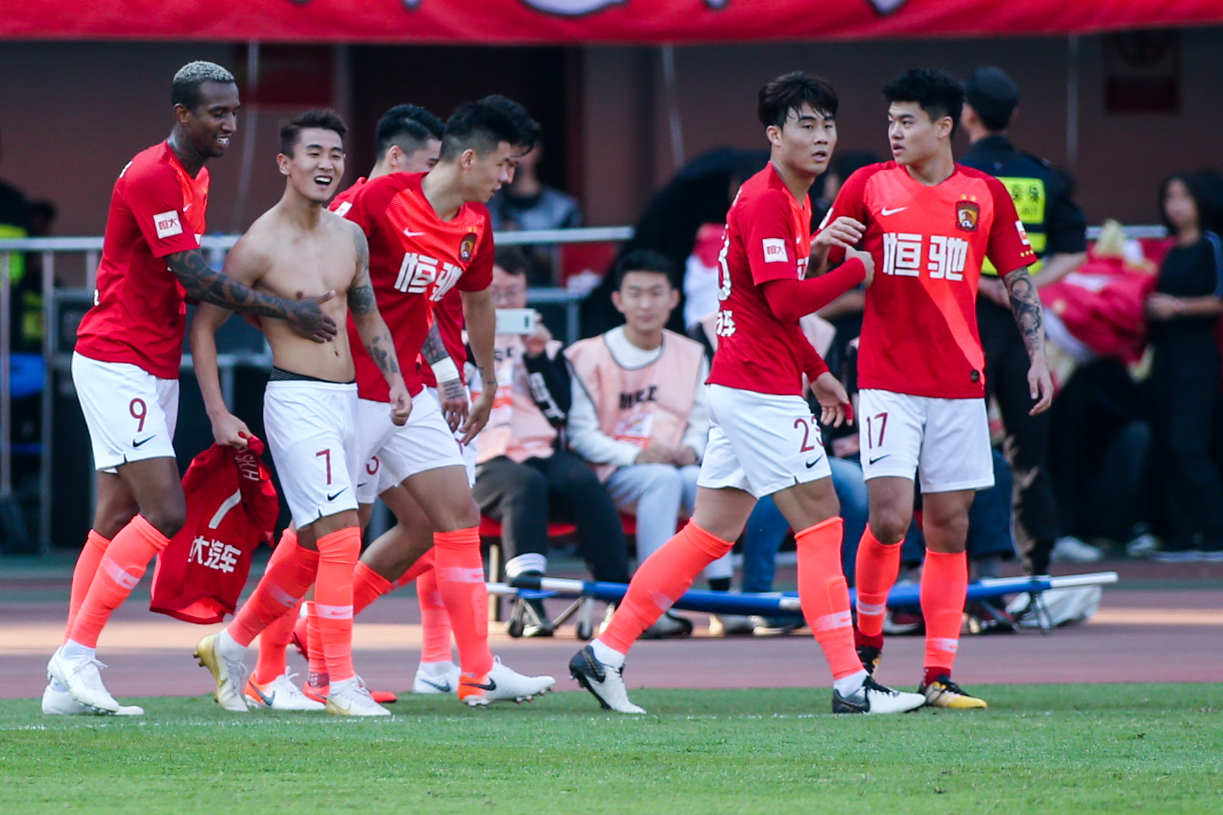 德佬：足球管理者们执着于自己的职位，根本不在乎足球本身（德佬：足球掌权者只顾权位，无心足球）