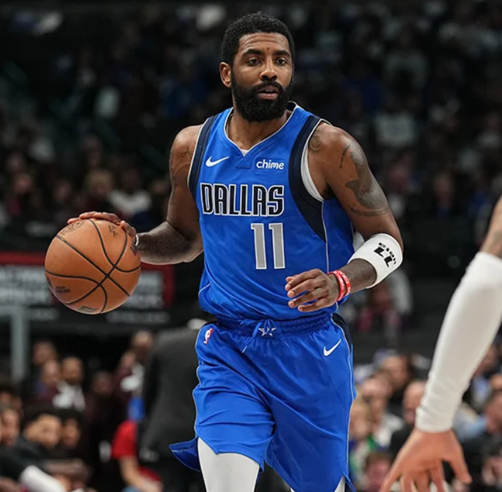 那不勒斯官方：洛博特卡在意杯赛前热身时左腿后胫肌拉伤（那不勒斯通报：洛博特卡意大利杯赛前热身左腿后胫肌拉伤）