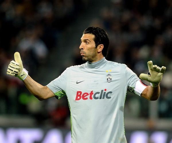 NBA勇士与篮网展开季后赛激烈对决（勇士对阵篮网，季后赛鏖战打响）