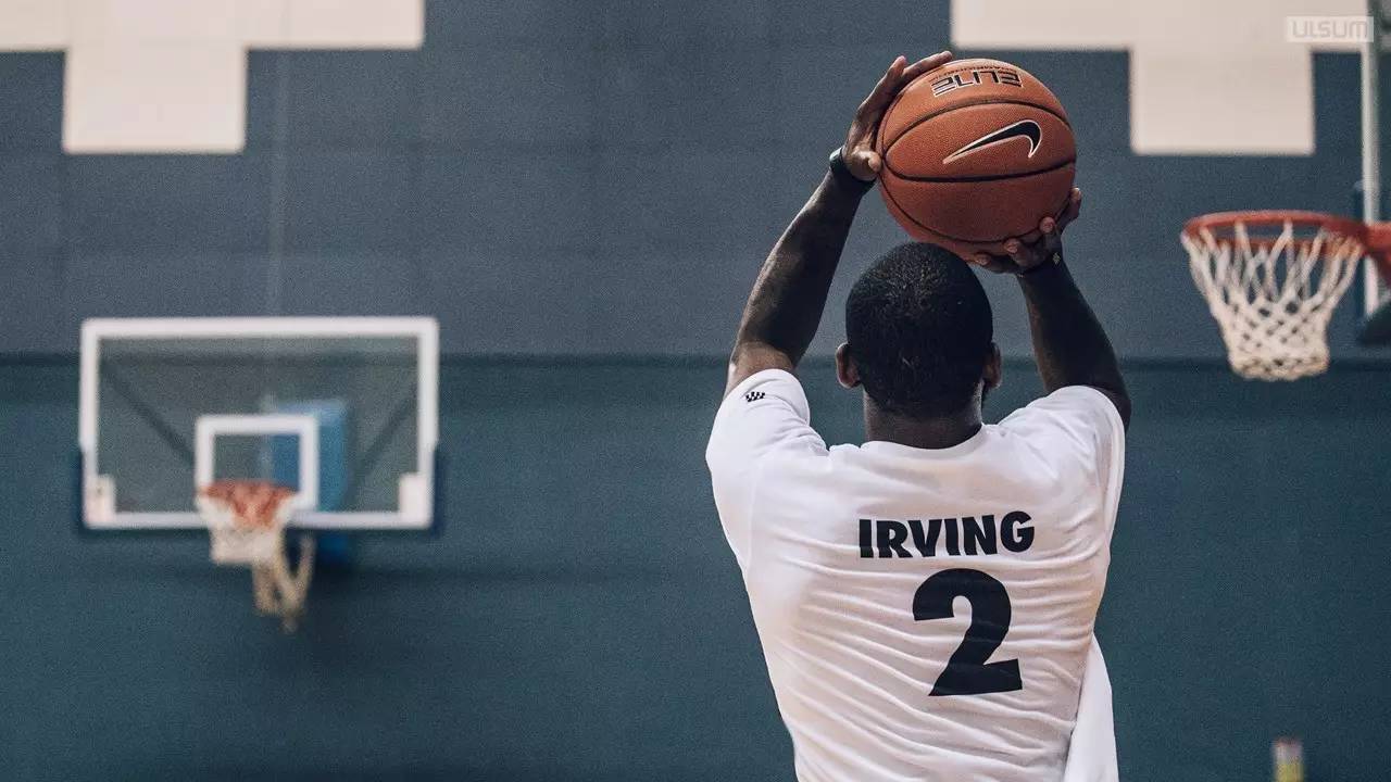 塞尔塔社媒玩梗曼联：五连胜在手，做我们的剪头哥就可以理发了（塞尔塔社媒调侃曼联：拿下五连胜，当我们的“剪头哥”就能理发）