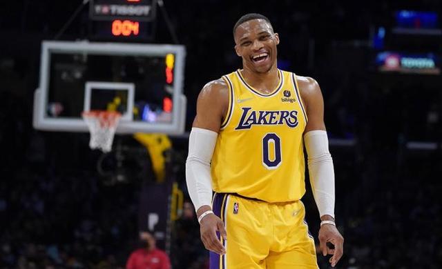 官方：角田凉太朗回归横滨水手；据悉转会费120万镑（官方宣布：角田凉太朗重返横滨水手，转会费据称为120万英镑）